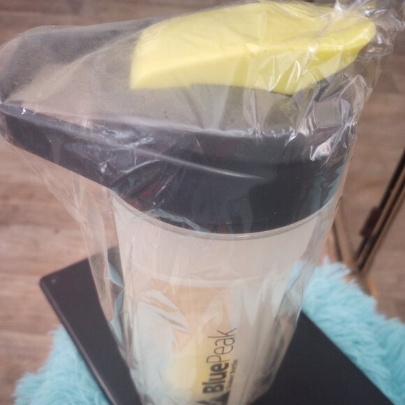 Blue Peak shaker bottle 20oz yellow/black New Sealed! - Picture 3 of 6